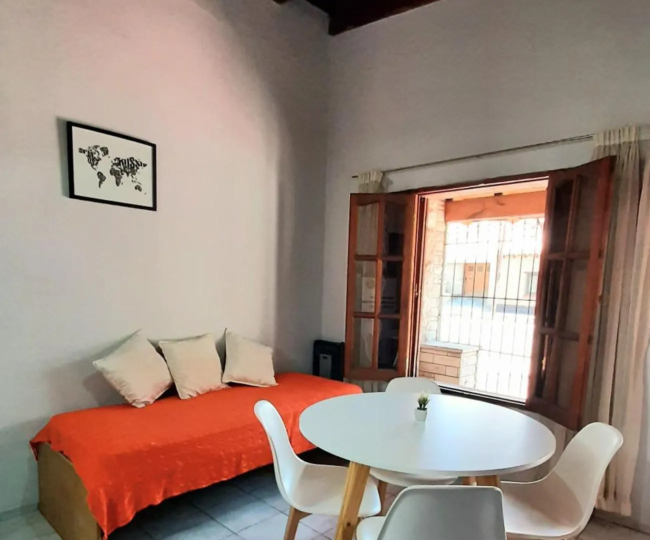 Departamento Ideal Para Turistas, Centro Mendoza, Ubicacion Perfecta Y Parking Privado A 100 Mts 0*, Mendoza Argentina
